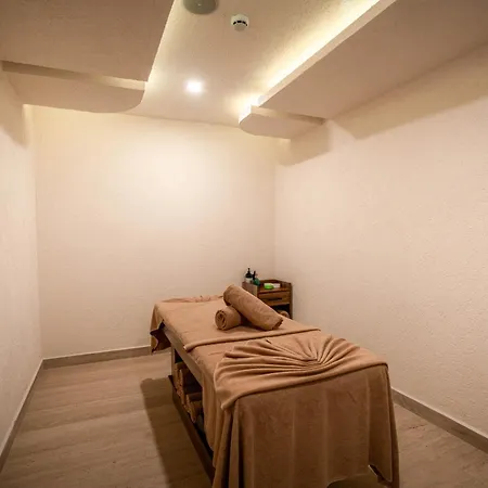 Prive & - Adults Only 16 4* Side