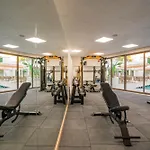 Prive & - Adults Only 16 Side