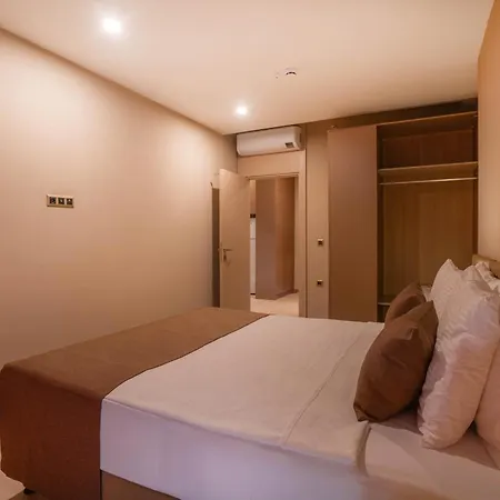 Prive & - Adults Only 16 Apart Otel