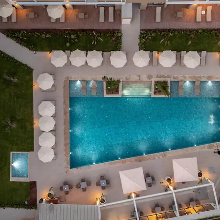 Prive & - Adults Only 16 Side