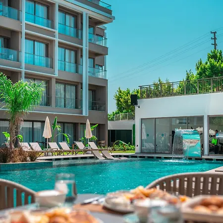 Prive & - Adults Only 16 Apart Otel Side