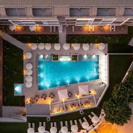 Prive & - Adults Only 16 Apart Otel