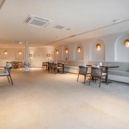 Prive & - Adults Only 16 Apart Otel