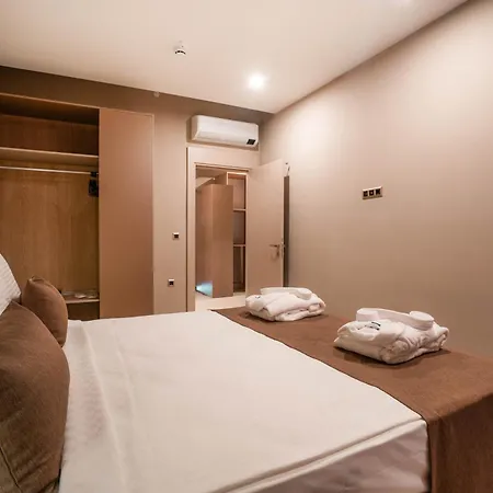 Prive & - Adults Only 16 Apart Otel