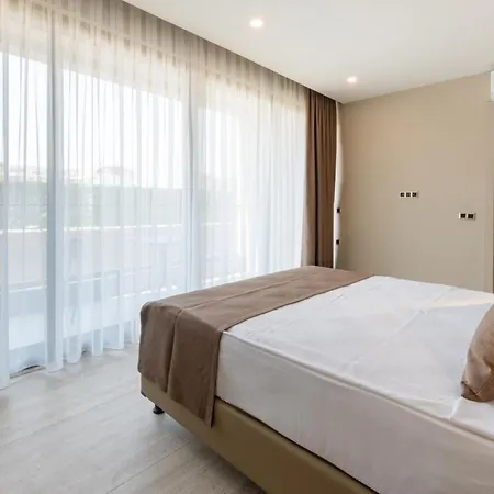 Prive & - Adults Only 16 Apart Otel