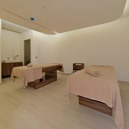 Prive & - Adults Only 16 Apart Otel 4*