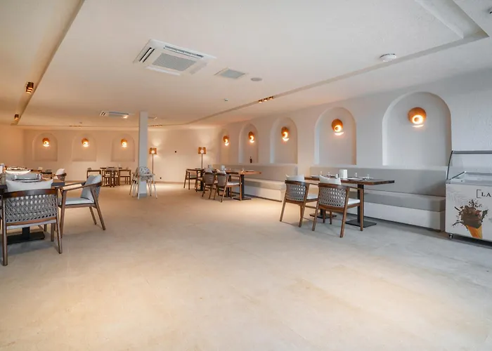 Prive & - Adults Only 16 Apart Otel