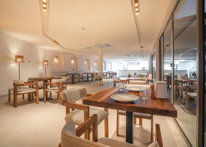 Prive & - Adults Only 16 Apartmanhotel 4*