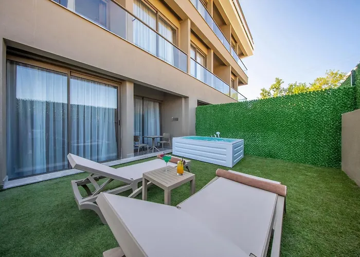 Prive & - Adults Only 16 Apartmanhotel 4*